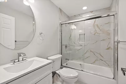 6105 Oakdale Ave, Oakland, CA 94605 - Photo 17