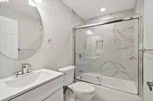 6105 Oakdale Ave, Oakland, CA 94605 - Photo 17