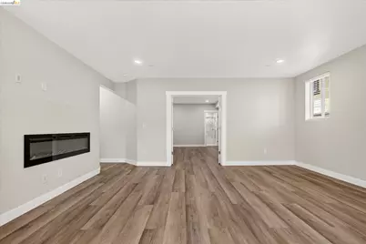 6105 Oakdale Ave, Oakland, CA 94605 - Photo 15