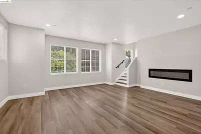 6105 Oakdale Ave, Oakland, CA 94605 - Photo 23