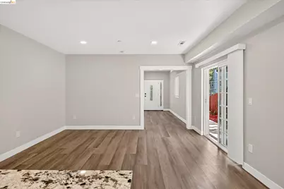 6105 Oakdale Ave, Oakland, CA 94605 - Photo 25