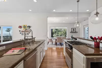6153 Girvin Drive, Oakland, CA 94611 - Photo 17