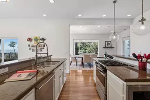 6153 Girvin Dr, Oakland, CA 94611 - Photo 17