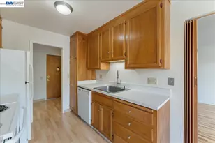3768 Harrison St, Oakland, CA 94611 - Photo 11