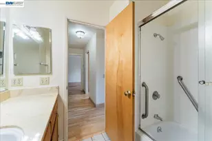 3768 Harrison St, Oakland, CA 94611 - Photo 21