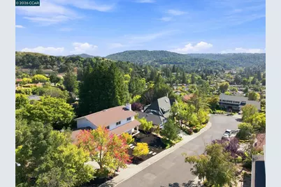 149 Sandringham Dr, Moraga, CA 94556 - Photo 41