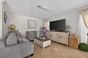237 Del Loma Ct, Fairfield, CA 94533 - Photo 7