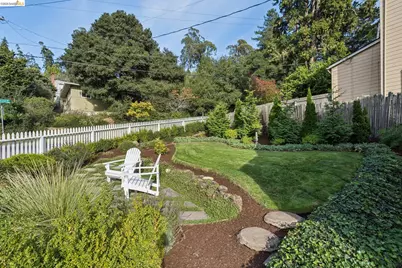 6200 Aspinwall Rd, Oakland, CA 94611 - Photo 29