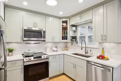 127 Bayo Vista Ave #104, Oakland, CA 94611 - Photo 9