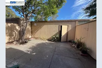 3204 Fiji Ln, Alameda, CA 94502 - Photo 9