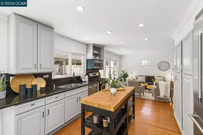 933 Brink Ct, Concord, CA 94518 - Photo 9