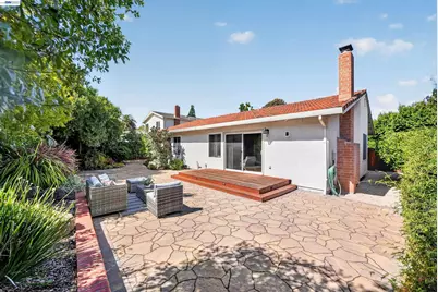 7776 Knollbrook Dr, Pleasanton, CA 94588 - Photo 31