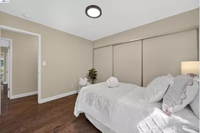 7776 Knollbrook Dr, Pleasanton, CA 94588 - Photo 25
