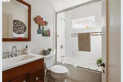 3048 Halcyon Ct, Berkeley, CA 94705 - Photo 17