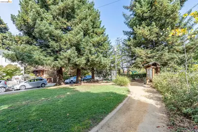 3048 Halcyon Ct, Berkeley, CA 94705 - Photo 23