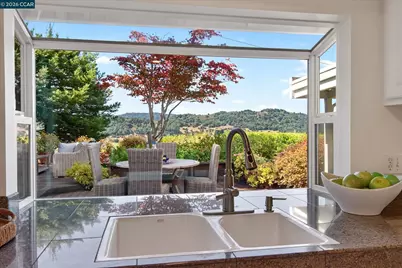 26 Ravenhill Ln, Moraga, CA 94556 - Photo 17