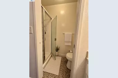38 Kelloch Ave, San Francisco, CA 94134 - Photo 17