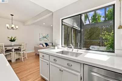 1655 Geary Rd #21, Walnut Creek, CA 94597 - Photo 17