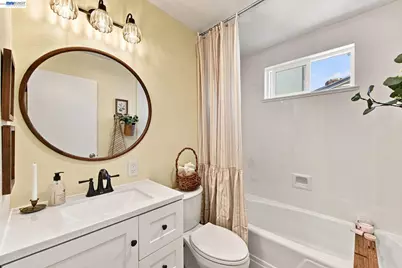 158 Via Bolsa, San Lorenzo, CA 94580 - Photo 19