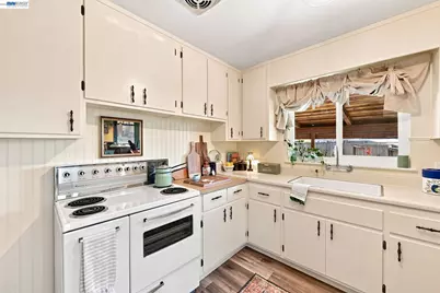 158 Via Bolsa, San Lorenzo, CA 94580 - Photo 11