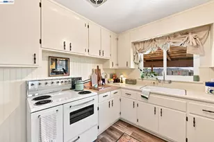 158 Via Bolsa, San Lorenzo, CA 94580 - Photo 11