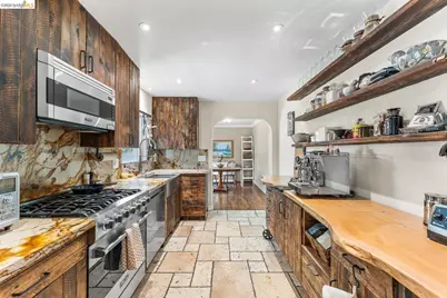 11707 Garrick Ave, Lakeview Terrace (los Angeles), CA 91342 - Photo 9