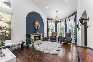 11707 Garrick Ave, Lakeview Terrace (los Angeles), CA 91342 - Photo 3