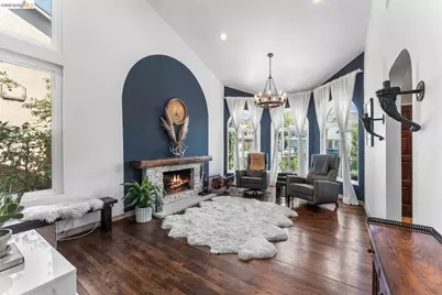 11707 Garrick Ave, Lakeview Terrace (los Angeles), CA 91342 - Photo 1