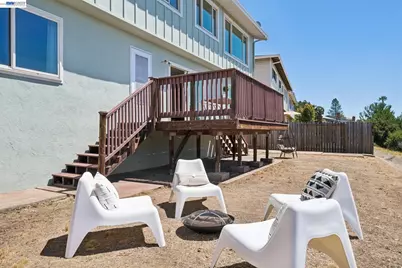81 Colgett Dr, Oakland, CA 94619 - Photo 35