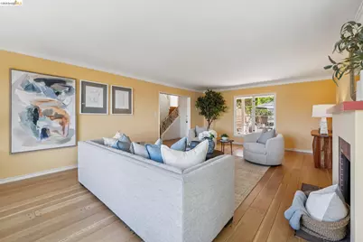 5235 Harbord Dr, Oakland, CA 94618 - Photo 9