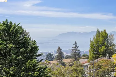 5235 Harbord Dr, Oakland, CA 94618 - Photo 15