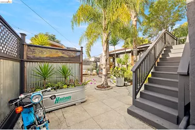 1324 Fitzgerald St, Oakland, CA 94608 - Photo 53