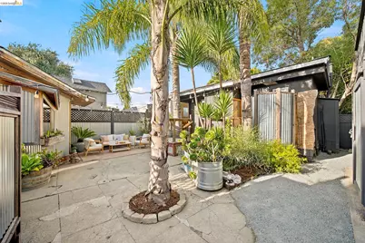 1324 Fitzgerald St, Oakland, CA 94608 - Photo 55