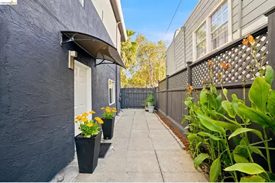 1324 Fitzgerald St, Oakland, CA 94608 - Photo 55