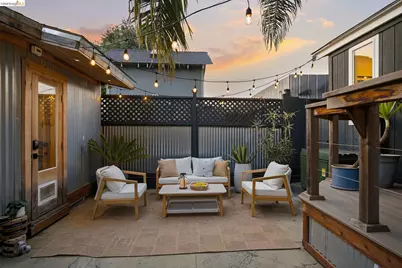 1324 Fitzgerald St, Oakland, CA 94608 - Photo 3