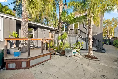 1324 Fitzgerald St, Oakland, CA 94608 - Photo 67