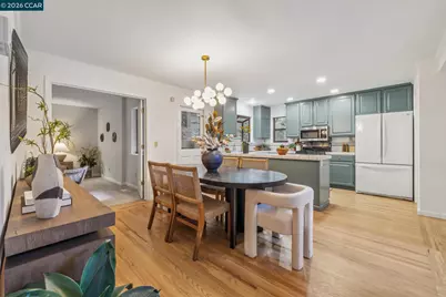 6480 Oakwood Dr, Oakland, CA 94611 - Photo 9