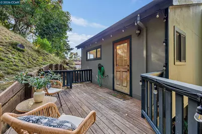 6480 Oakwood Dr, Oakland, CA 94611 - Photo 35