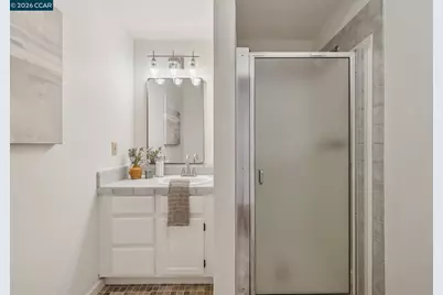 6480 Oakwood Dr, Oakland, CA 94611 - Photo 27