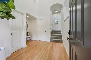 6480 Oakwood Dr, Oakland, CA 94611 - Photo 3
