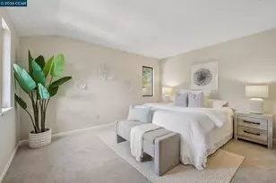 6480 Oakwood Dr, Oakland, CA 94611 - Photo 23