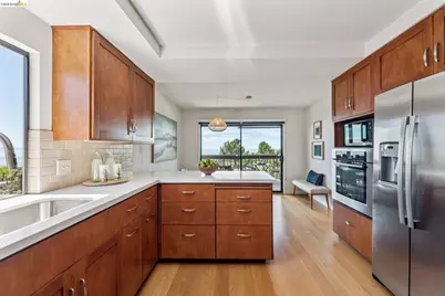 14 Hillcrest Ct, Oakland, CA 94619 - Photo 25