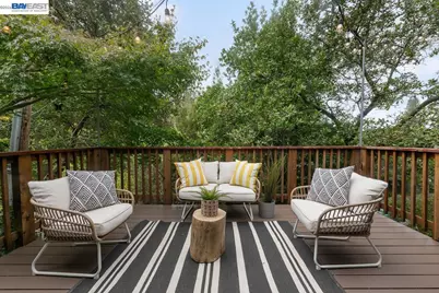 6625 Thornhill Dr, Oakland, CA 94611 - Photo 25
