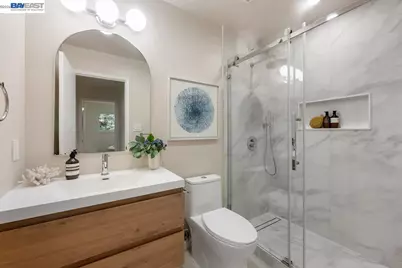 6625 Thornhill Dr, Oakland, CA 94611 - Photo 19
