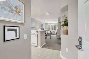 320 Caldecott, Oakland, CA 94618 - Photo 3