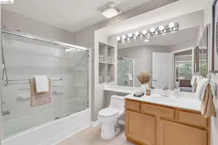 320 Caldecott, Oakland, CA 94618 - Photo 15