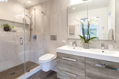 5949 Alhambra Ave, Oakland, CA 94611 - Photo 33