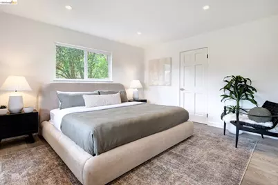 5949 Alhambra Ave, Oakland, CA 94611 - Photo 31