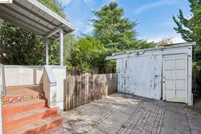 2144 Oregon St, Berkeley, CA 94705 - Photo 31