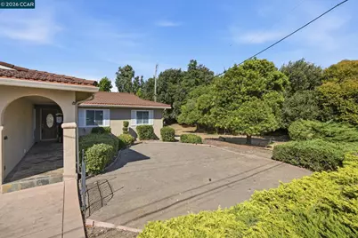 2023 Olympic Dr, Martinez, CA 94553 - Photo 5